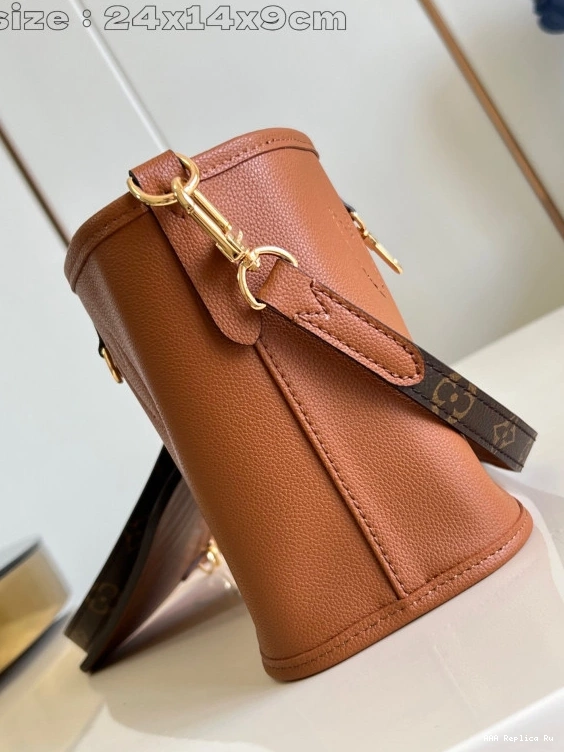 AAA Replica Ru Out LOUIS VUITTON Bandoulière Inside Neverfull BB 0721